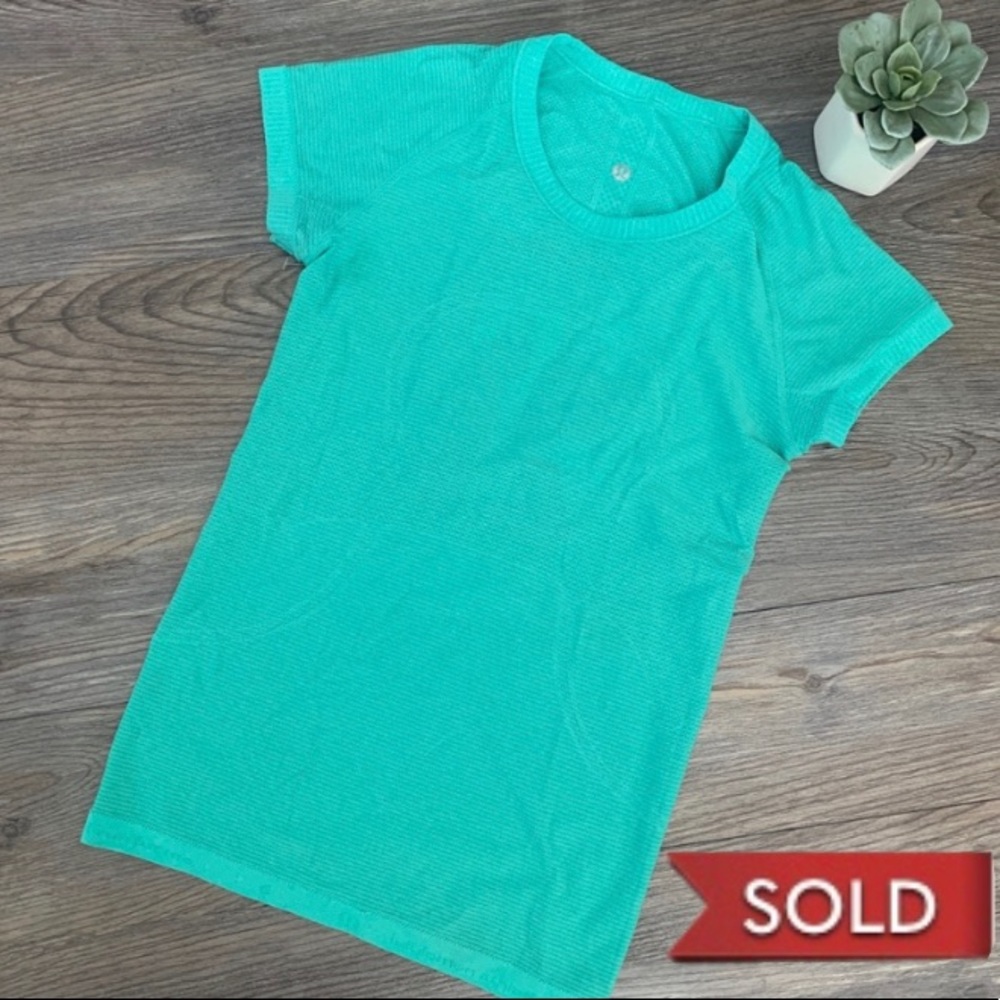 SOLD ⚠️ Lululemon swiftly tech top 6